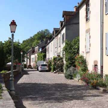 Fresnay-sur-Sarthe, Petite cité de caractère