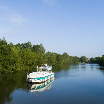 Croisière fluviale en Vallée de la Sarthe : au fil des trésors sarthois ! 
