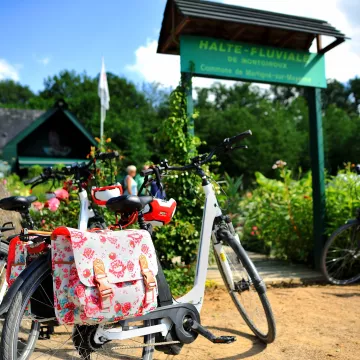 Découverte active de la Mayenne : nature, histoire et détente à vélo 