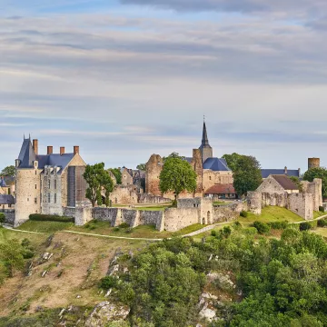 Voyage dans le temps en Mayenne de la préhistoire aux chevaliers 