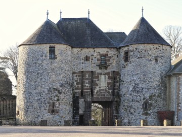 Porte du château de Fresnay-sur-Sarthe
