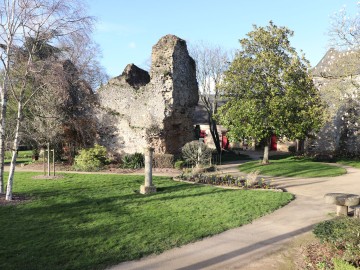 Vestiges du château de Fresnay-sur-Sarthe