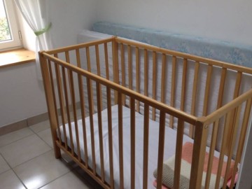 Bureau ou coin tranquille pour bébé voir 1 lit simple de 190*90
