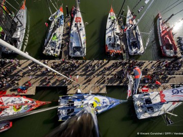 Ambiance sur les pontons - Photo V.CURUTCHET-DPPI-VENDEE-GLOBE